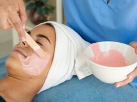 ¡Limpieza de cutis y masaje facial!