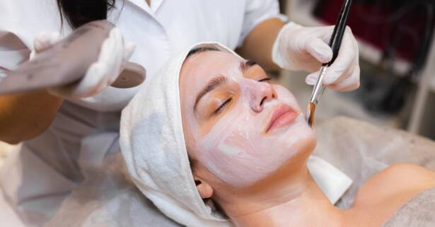 Higiene facial con opción a radiofrecuencia en Novaestetic