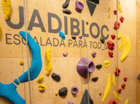 Acceso libre a las instalaciones del centro de escalada Uadibloc