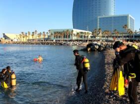 Bautizo de buceo para 1 a 4 personas con fotos en Underwater Barcelona