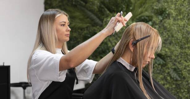 Sesión de peluquería con corte y peinado en Af Beauty Hair Salon