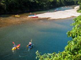 Descenso del Sella: ¡descubre la adrenalina de una aventura en canoa!