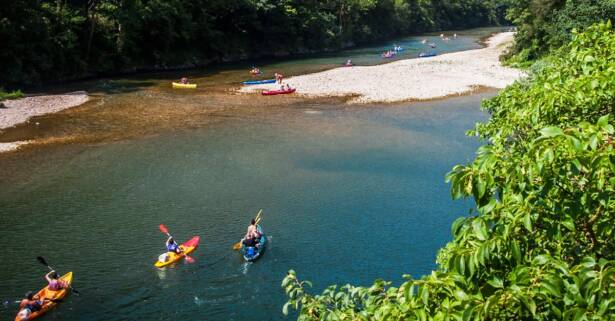 Descenso del Sella: ¡descubre la adrenalina de una aventura en canoa!