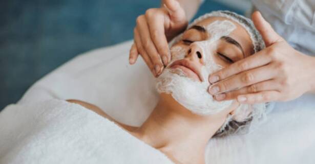 ¡Descubre el secreto de una piel radiante con esta limpieza facial!