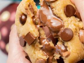 Caja de galletas normales o rellenas en GUILTY - Cookie Shop