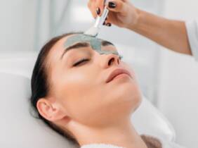 Higiene facial con radiofrecuencia o microdermoabrasión