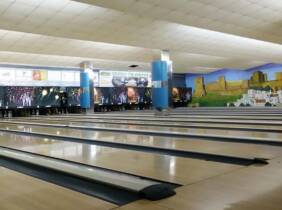 Partidas de bolos con palomitas y bebida en Bowling Alcalá