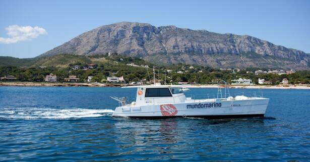 Descubre la alucinante Bahía de Calpe con una excursión en catamarán