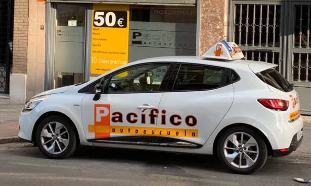 Conducción de reciclaje y perfeccionamiento en Pacífico Autoescuela