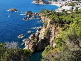 Costa Brava: habitación doble con desayuno