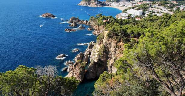 Costa Brava: habitación doble con desayuno