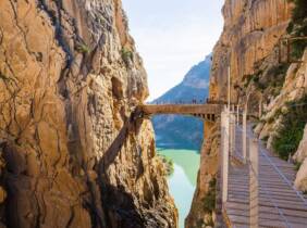 Málaga: hasta 3 noches con entradas a El Caminito del Rey