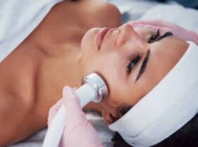 Limpieza facial con radiofrecuencia o presoterapia en The Good Hands