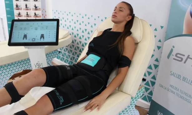 Gimnasia pasiva con I-shape EMS en Clínica Médico Estética El Paseo