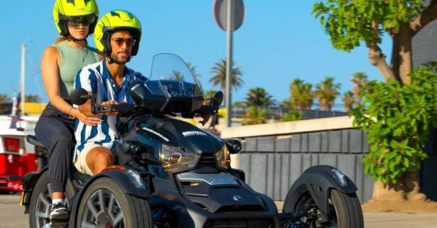 Tour en moto Can-Am Ryker por Barcelona o por la costa