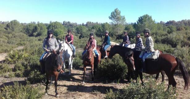 Ruta a caballo para 2 o 4 personas en La Suara