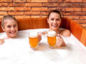 Relájate y disfruta: baño y sauna de cerveza para 2 personas