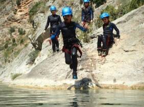 ¿Buscas adrenalina? Barranquismo acuático de iniciación con tentempié