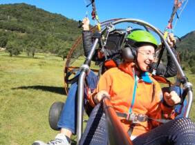 Vuelo en parapente por el pantano de La Loteta con Cierzo Flight Co