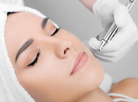 Higiene facial con radiofrecuencia en Sapphira Privé Torremolinos