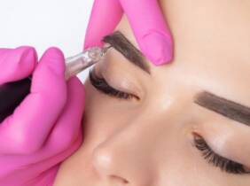 ¡Consigue unas cejas perfectas con microblading!