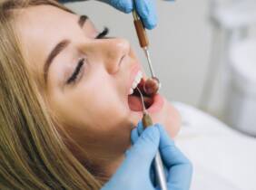 Limpieza bucal con 1 o 2 empastes en Clínica estética dental Clesdent