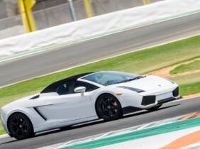 Vueltas en circuito al volante de un Lamborghini con Best Experience