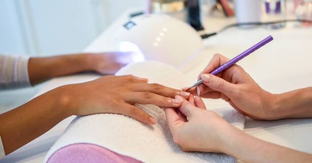 Sesión de manicura y/o pedicura en Studio Marcela Vallejo