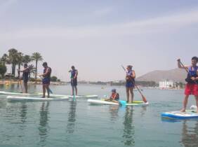 Únete a la moda: vive la aventura del paddle surf con Wind Pirates