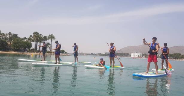 Únete a la moda: vive la aventura del paddle surf con Wind Pirates