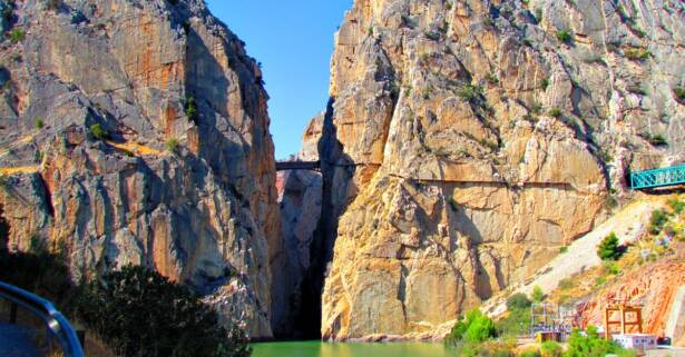 Málaga: habitación doble y entradas a El Caminito del Rey