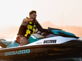 ¡Acelera la adrenalina con el jet ski!