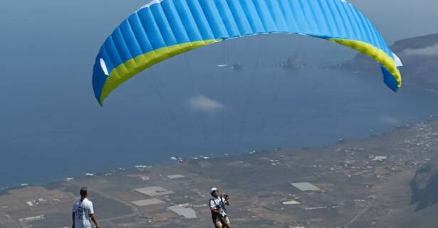 Vuelo en parapente para 1 persona con fotos con Outdoors Tenerife