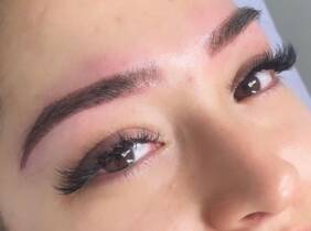 ¡Consigue unas cejas perfectas y sin esfuerzo con microblading!