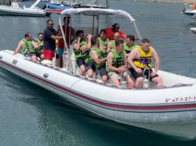 ¡Fiestón en alta mar! Alquiler de barco para celebraciones