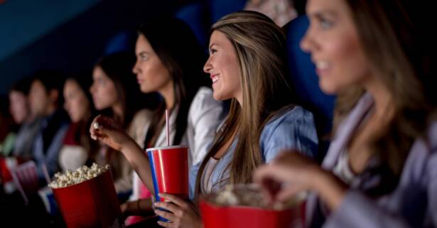 Entrada en cines MN4 con opción a menú mediano de palomitas y refresco