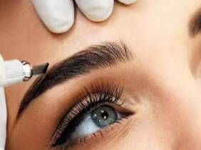 Microblading o microshading con diseño de cejas en Anita La Venezolana