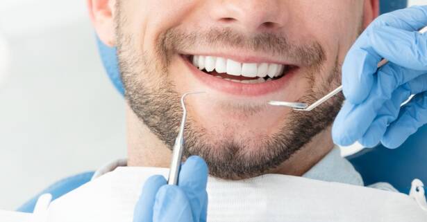 Blanqueamiento dental led y limpieza bucal con ultrasonidos y revisión