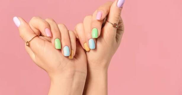 Sesión de manicura o pedicura en Peluquería Estética Nuevos Estilos