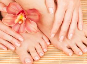 Manicura o pedicura en Estética Rosa Maiza Alicante