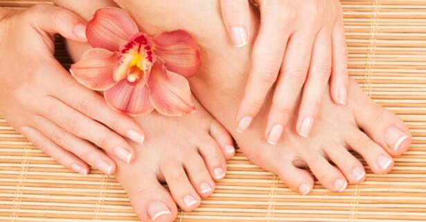 Manicura o pedicura en Estética Rosa Maiza Alicante