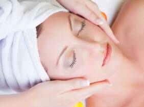 Limpieza facial a elegir en Pink Door Salon