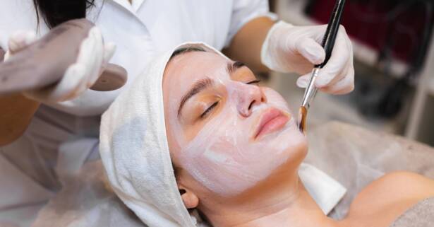 Limpieza facial con radiofrecuencia o peeling en Elle Estheticelle