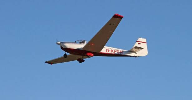 Vuelo en velero o motovelero con curso teórico con Piloto de Avioneta