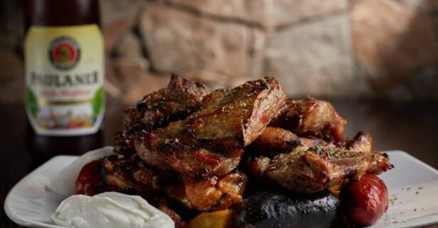 Menú de carne a la brasa para 2 o 4 personas en La Casa Gallega