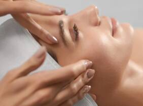 Tratamiento facial antiedad o purificante en Beauty Clinic