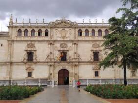 Visita turística guiada por Alcalá de Henares en Alcalá Turismo Y Más