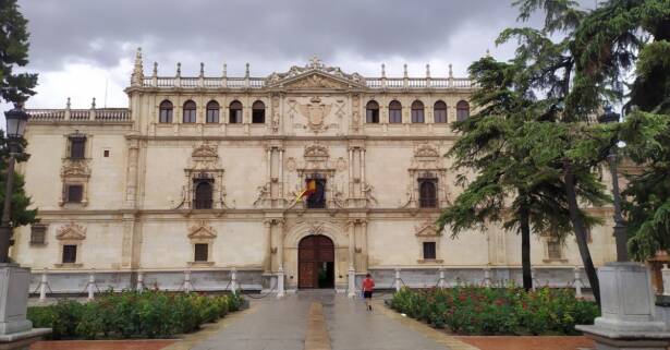 Visita turística guiada por Alcalá de Henares en Alcalá Turismo Y Más