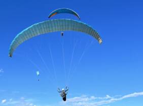 Vuelo biplaza en parapente en Zarautz-Orio con Parapente Factory