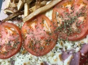 Sabrosas empanadas y milanesas argentinas para llevar